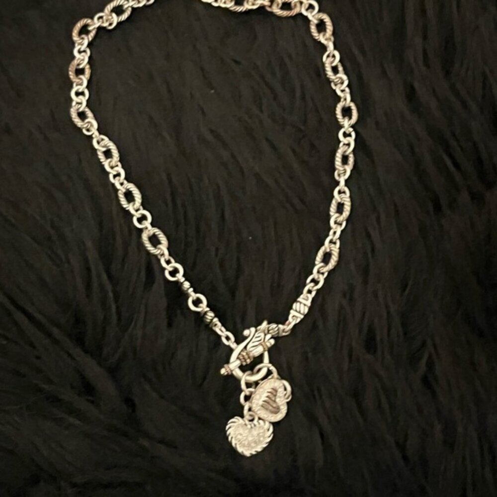 Elegant Silver Heart Pendant Necklace - Picture 2 of 7